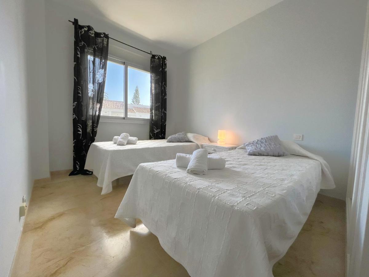 3 Bed Las Petunias, San Pedro Marbella Exterior photo